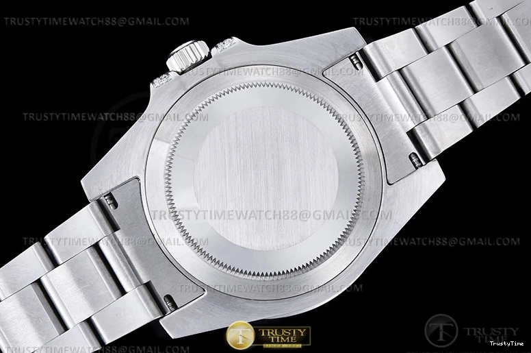 0110 Elegant Submariner 116610LV 904L Dia SS SS Grn Noob A 1080